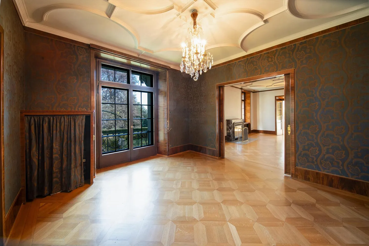 Herrschaftliche Villa mit Blick über den Zürichsee - Photo 3 of 8