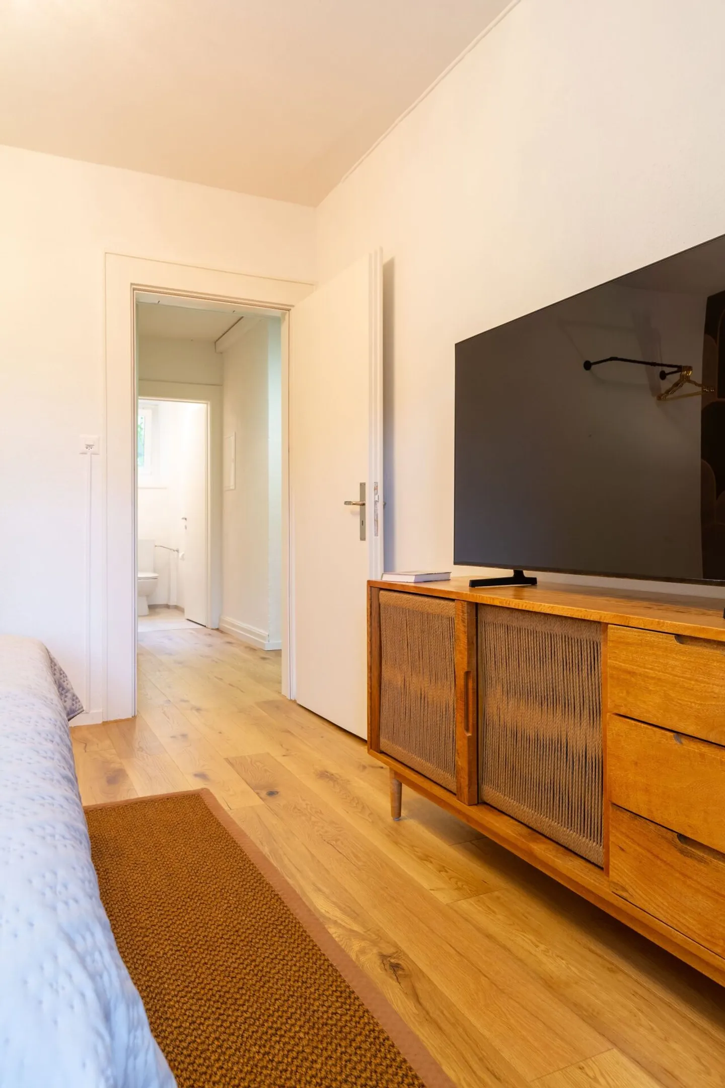 Appartamento elegante con 3,5 stanze per famiglie e gruppi nel cuore di Zurigo - Foto 27 di 40