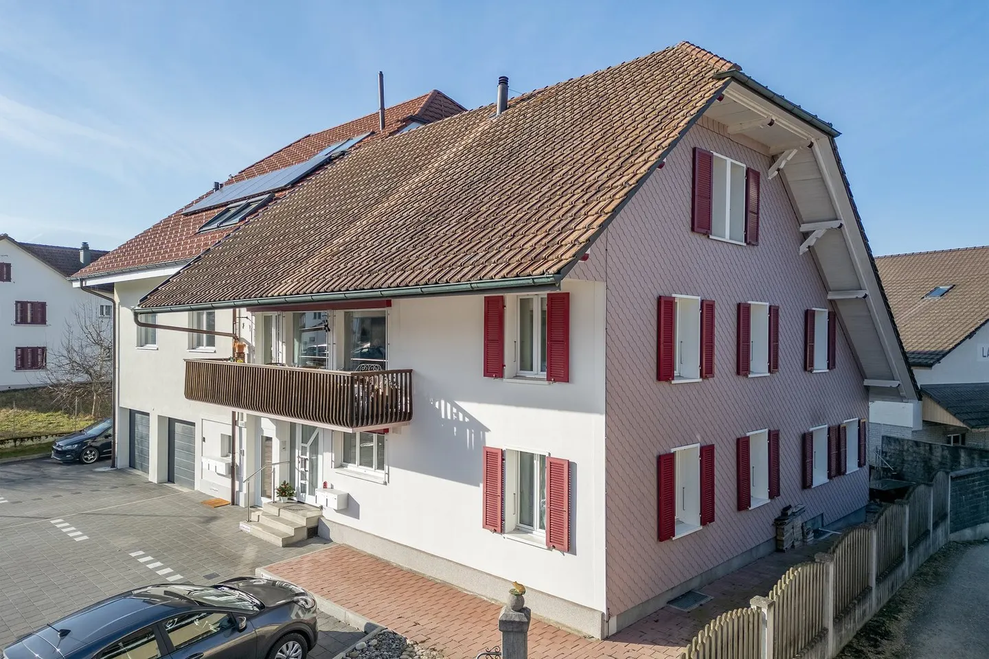 Charming 4.5-room apartment with balcony and garage in Etziken - Photo 5 of 16