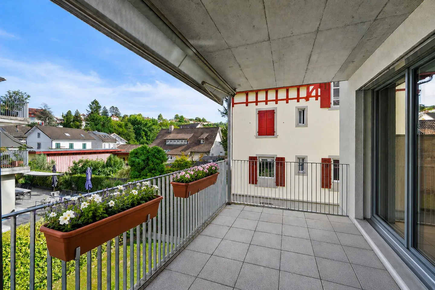 A pochi passi dalla stazione – Appartamento moderno di 4,5 stanze con alto... - Foto 2 di 13