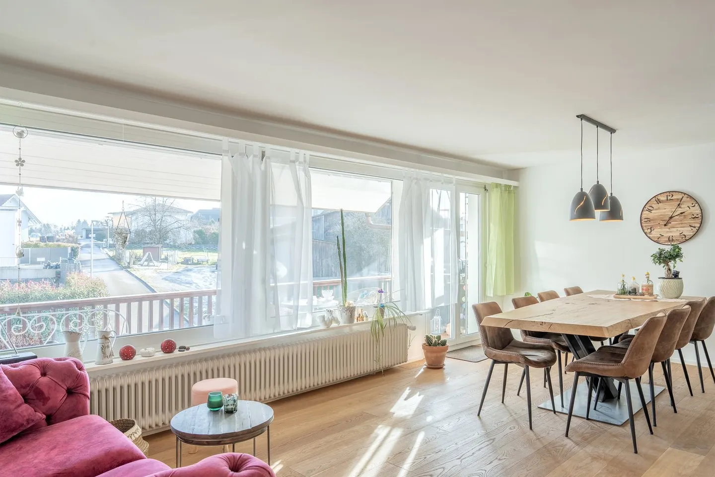 Charming 4.5-room apartment with balcony and garage in Etziken - Photo 8 of 16