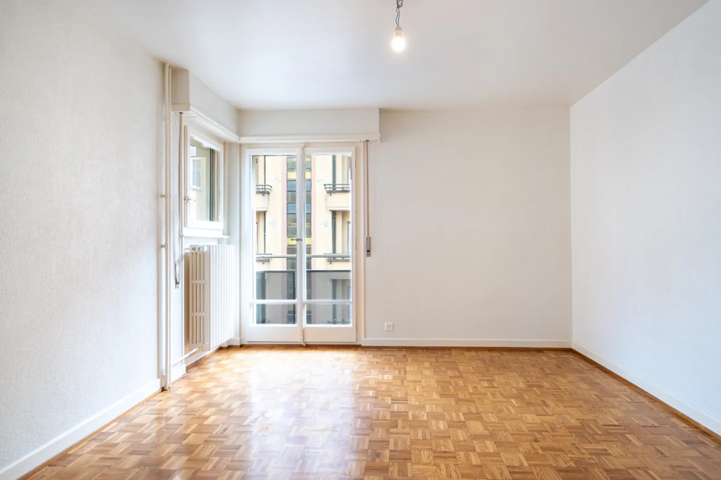 Charming Apartment in Lausanne - Photo 3 of 7