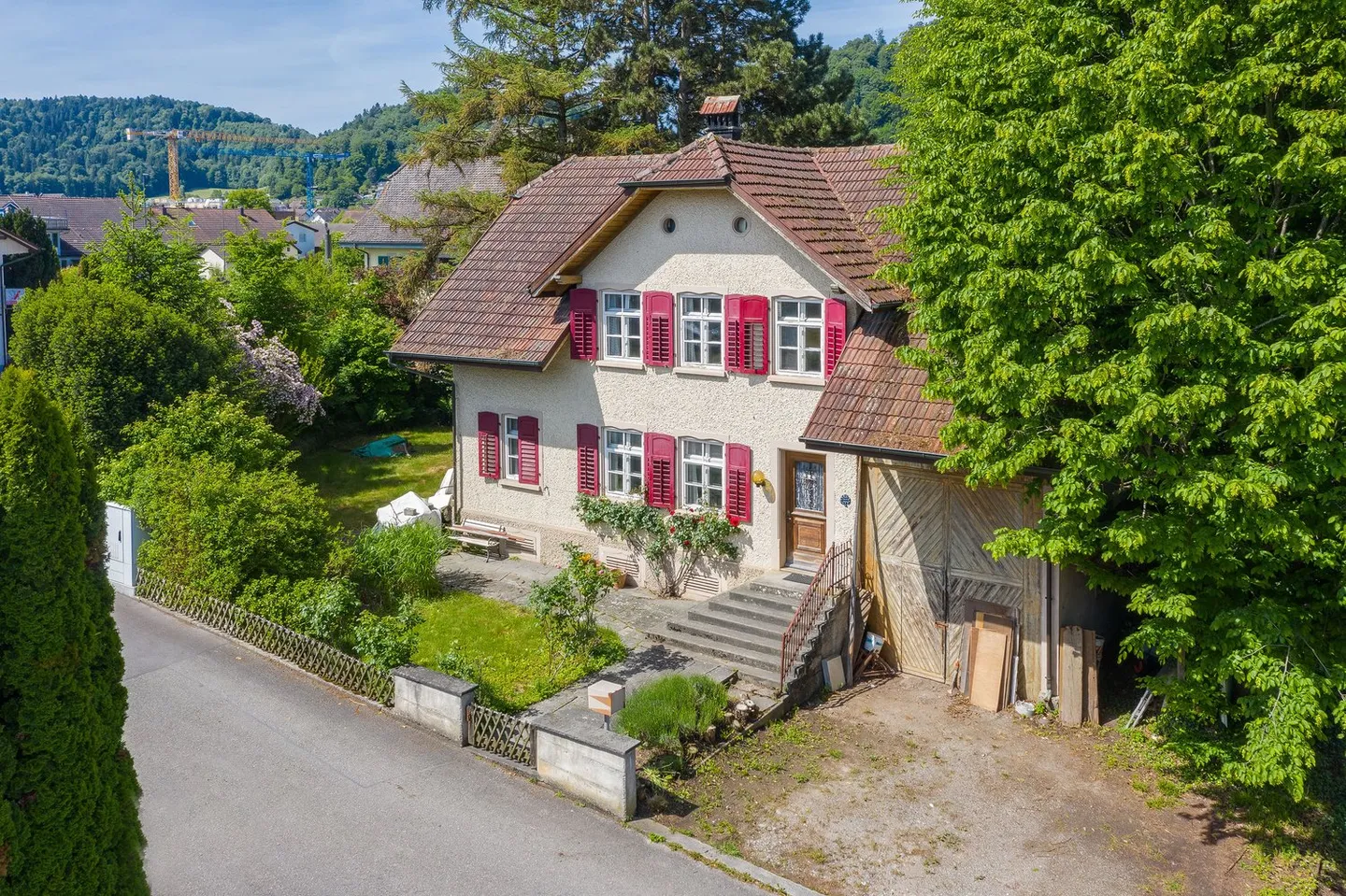 Maison résidentielle charmante avec beaucoup d'espace - Photo 1 sur 10