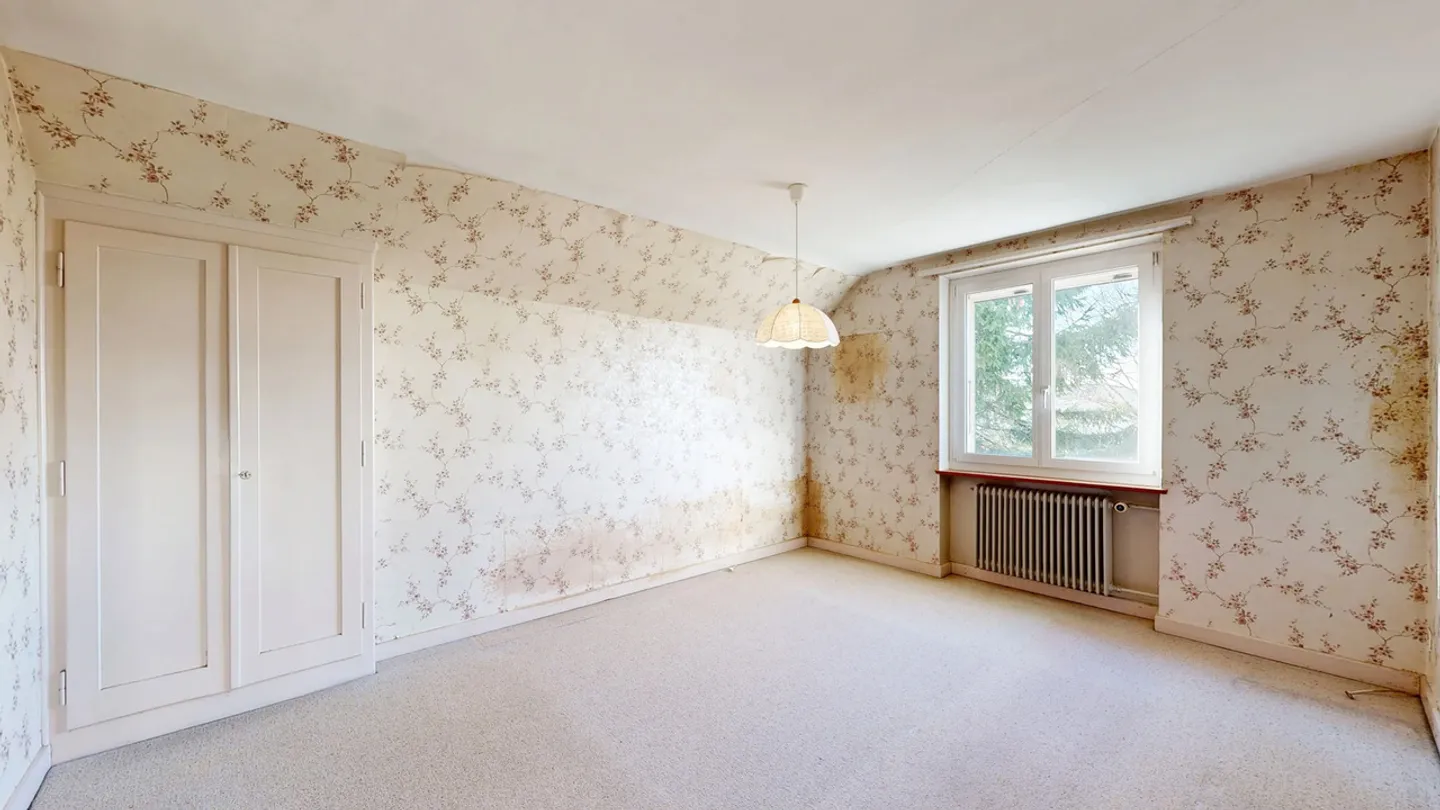 Freistehendes 5-Zimmer-Einfamilienhaus mit grosszügigem Umschwung - Foto 8 von 16