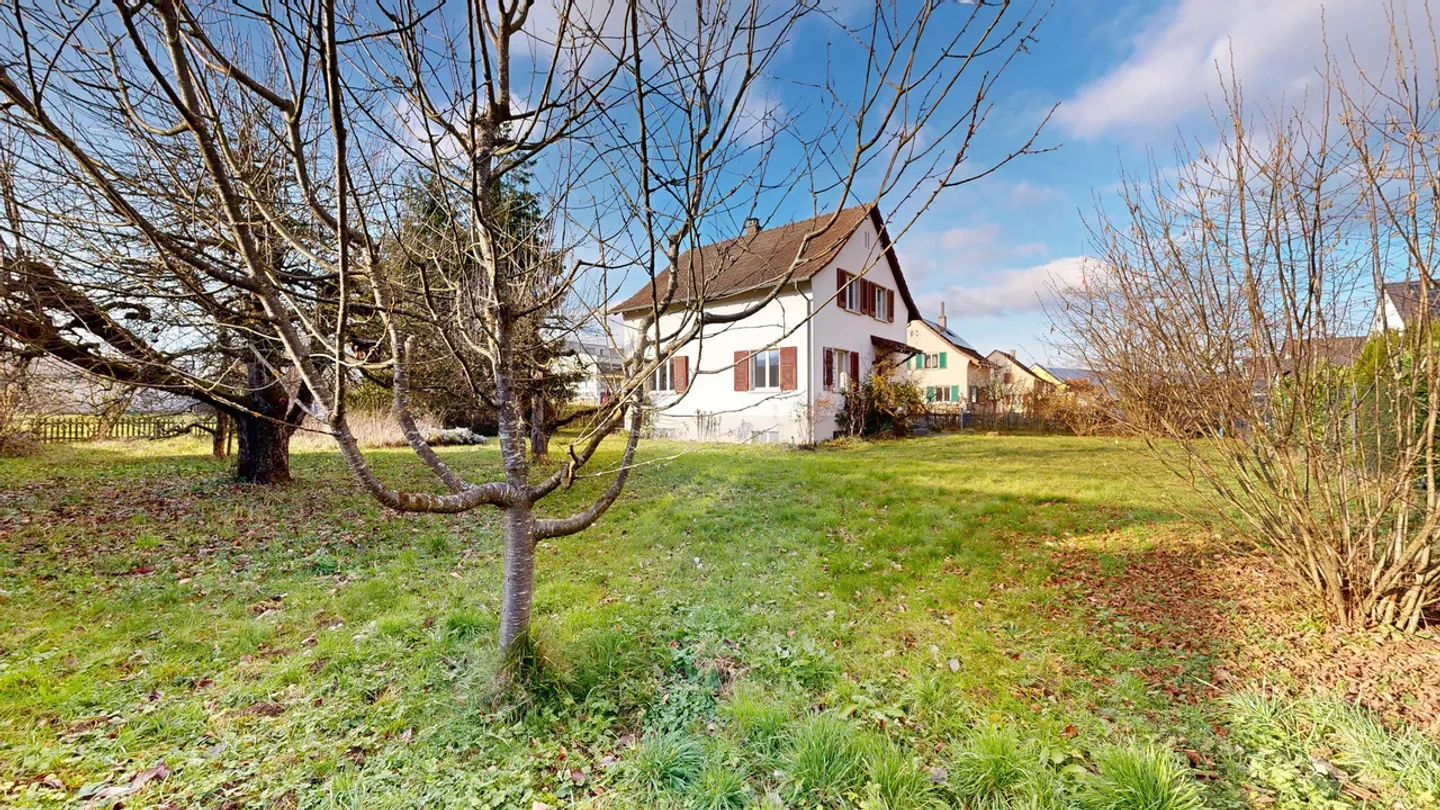 Freistehendes 5-Zimmer-Einfamilienhaus mit grosszügigem Umschwung - Foto 12 von 16