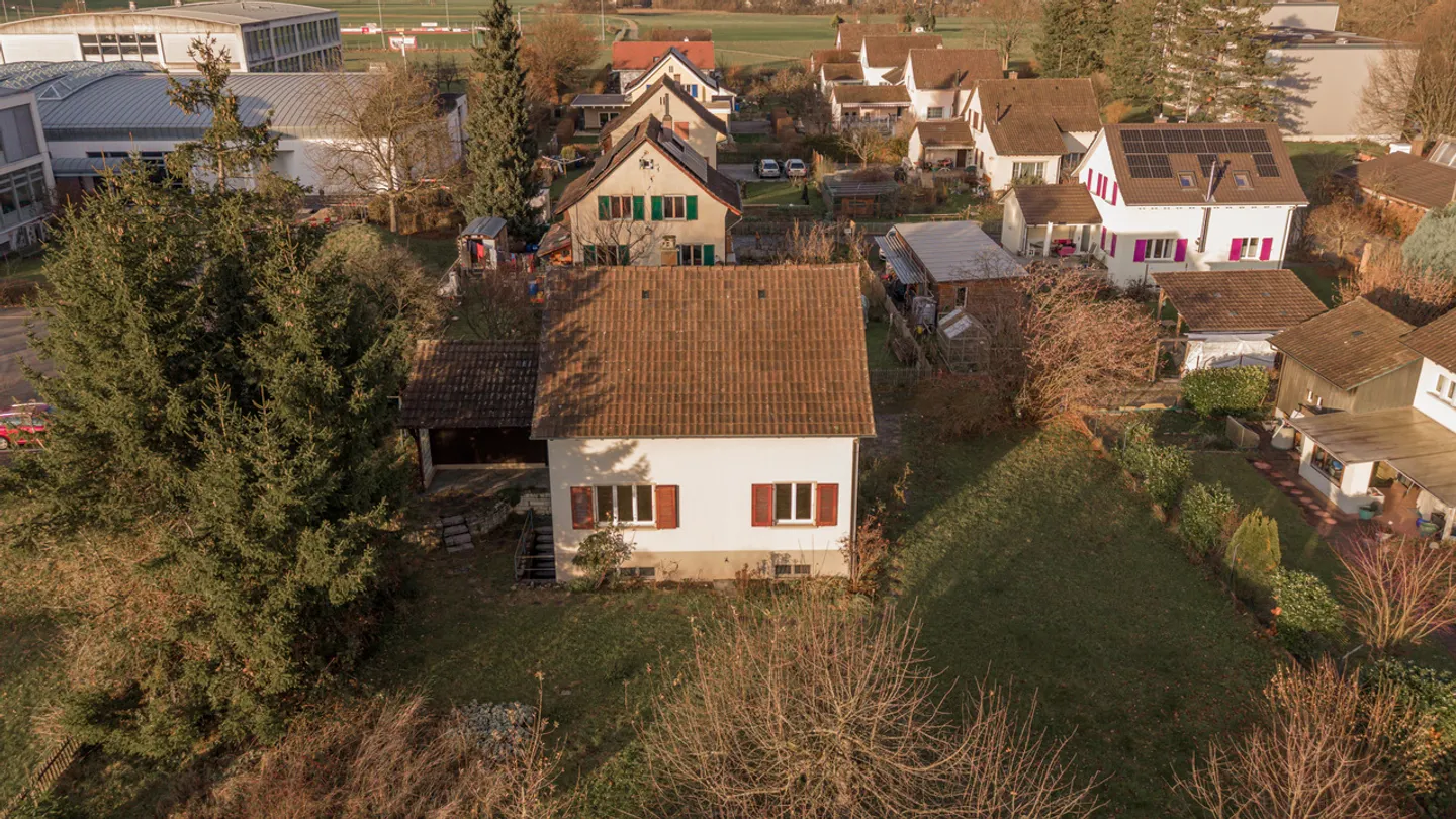 Freistehendes 5-Zimmer-Einfamilienhaus mit grosszügigem Umschwung - Foto 14 von 16