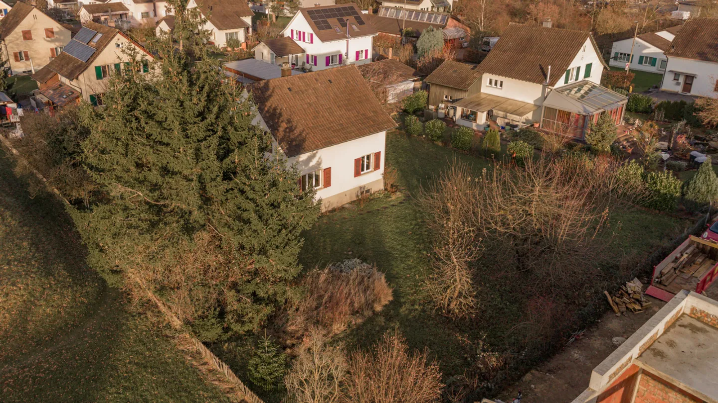 Freistehendes 5-Zimmer-Einfamilienhaus mit grosszügigem Umschwung - Foto 15 von 16