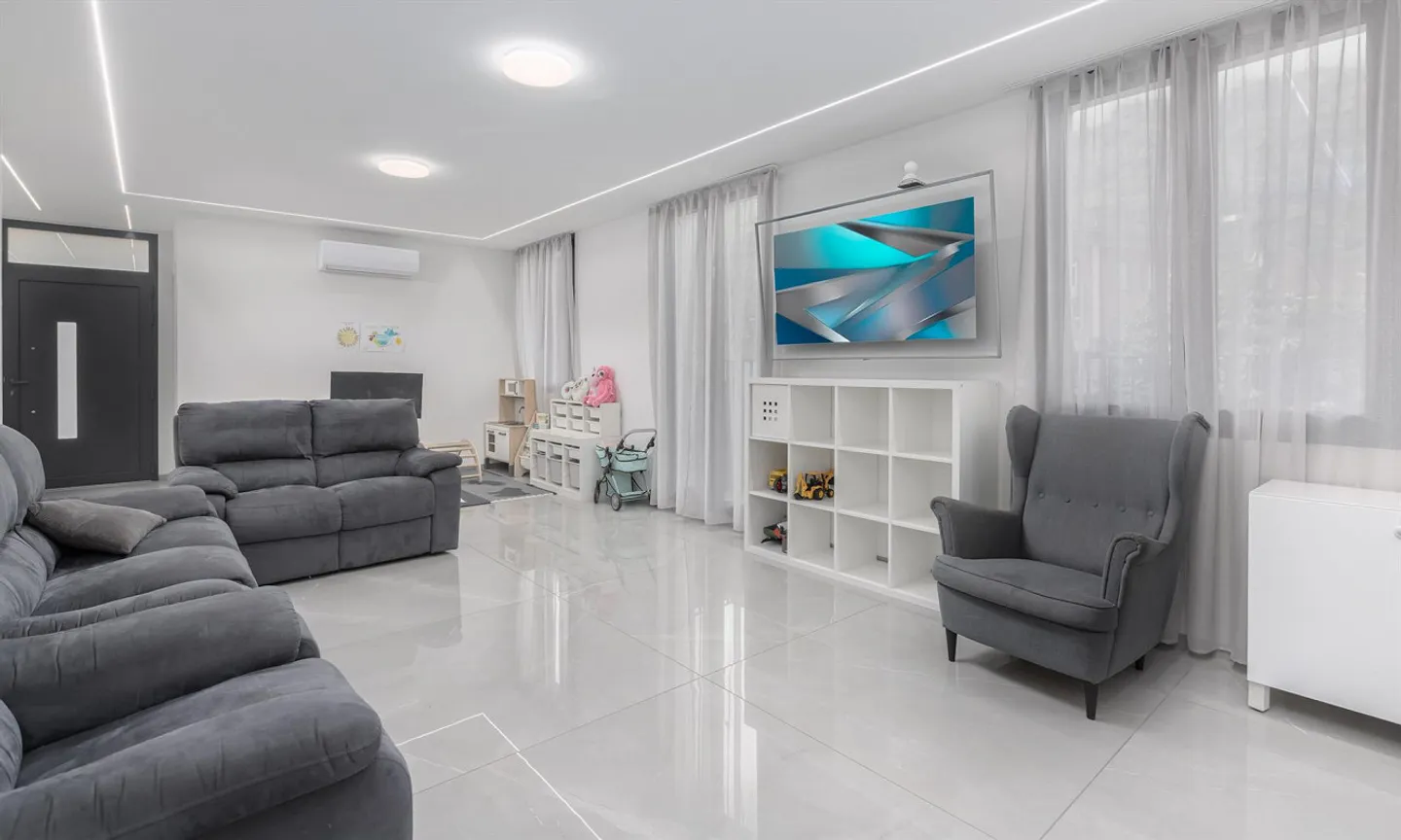 Modern Single-Family Home 5.5 with Open View in Osogna - Photo 5 of 9