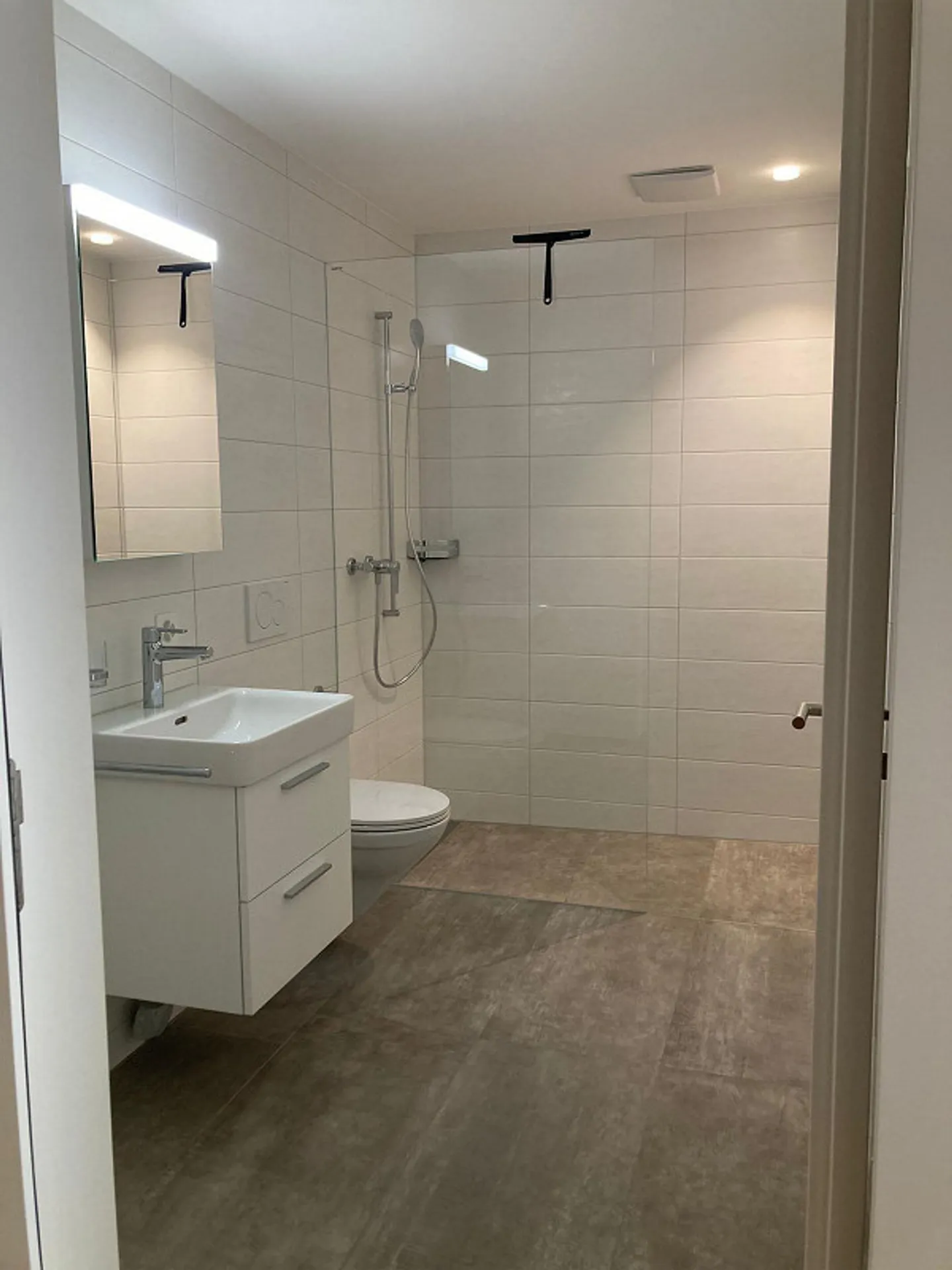 Bellissimo appartamento di 2,5 locali al piano terra ad Alpnach in affitto - Foto 9 di 11