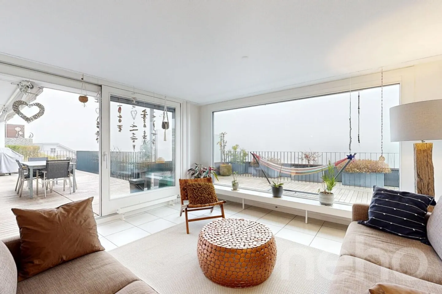 Geräumige Terrassenwohnung mit Alpensicht - Foto 2 von 12