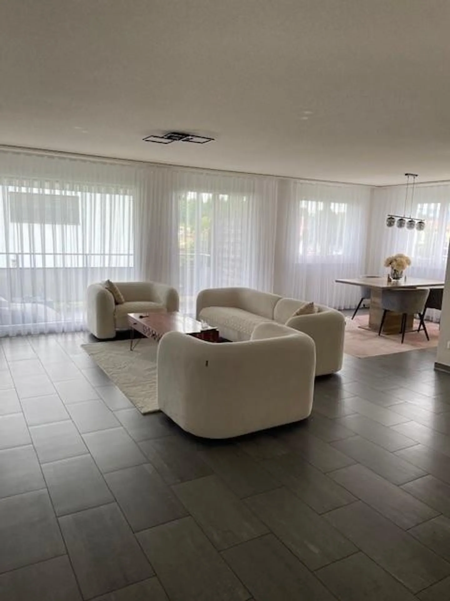 Bella appartamento di 4.5 stanze con balcone - Foto 5 di 9