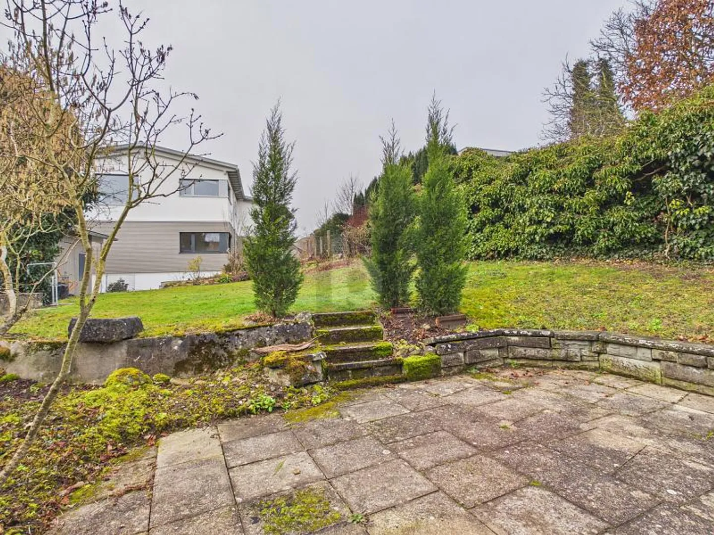 Geräumiges Familienhaus mit Garten - Foto 1 von 6