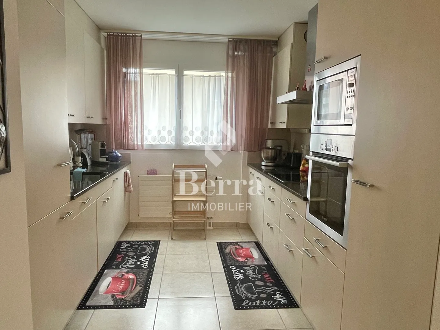 Beautiful 4.5-Room Apartment - Photo 2 of 20