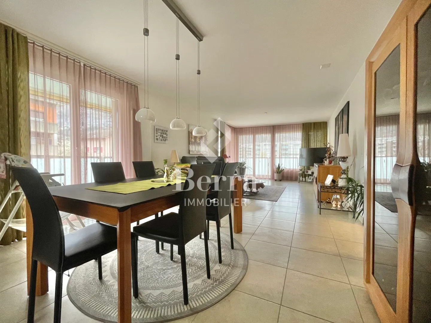 Beautiful 4.5-Room Apartment - Photo 3 of 20