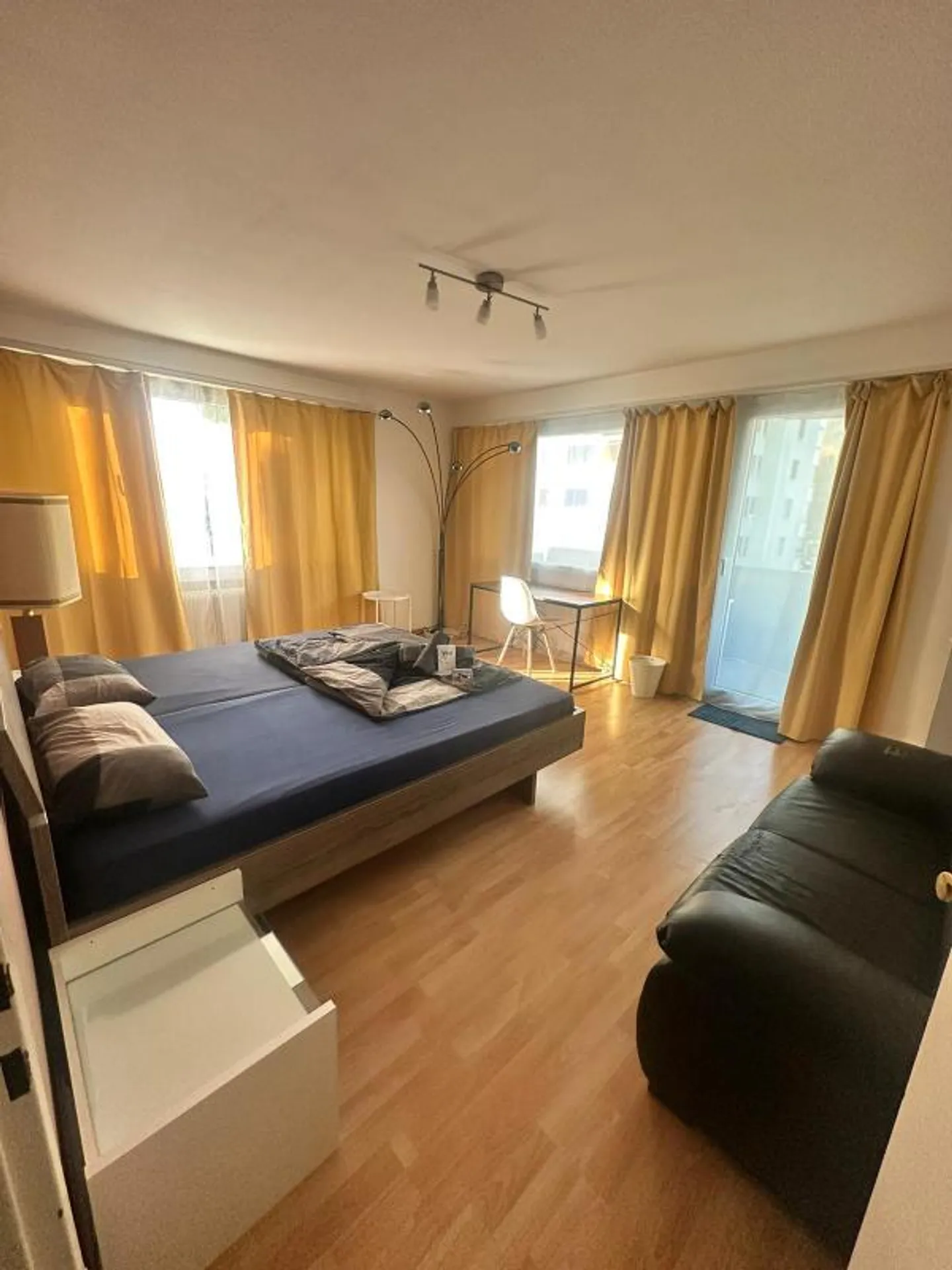 «Möbl. WG-Zimmer» - Foto 1 von 5