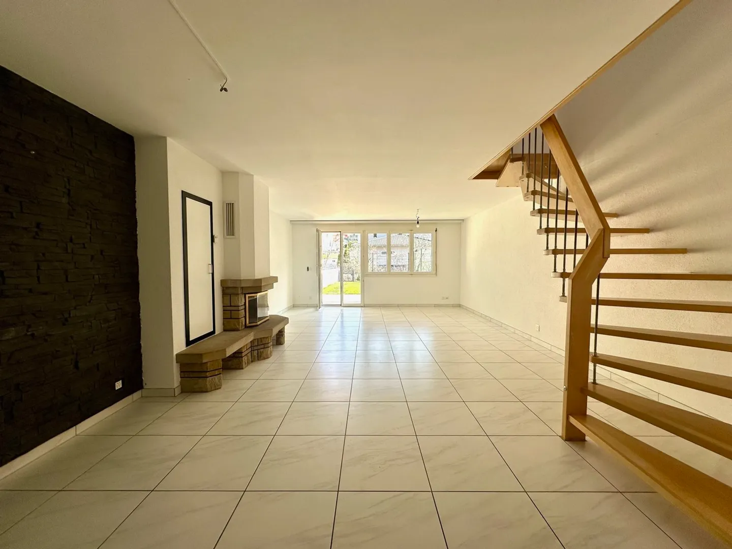 Townhouse familiare con giardino - Foto 3 di 17