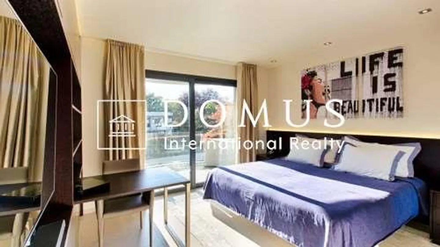 Penthouse with lake view just steps from Tasis - Photo 8 of 11