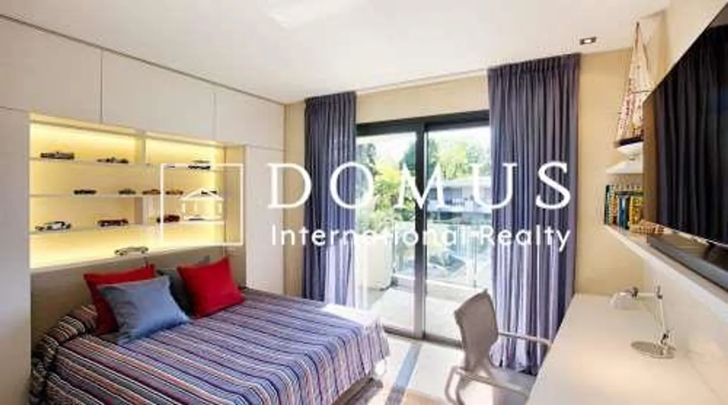 Penthouse with lake view just steps from Tasis - Photo 7 of 11