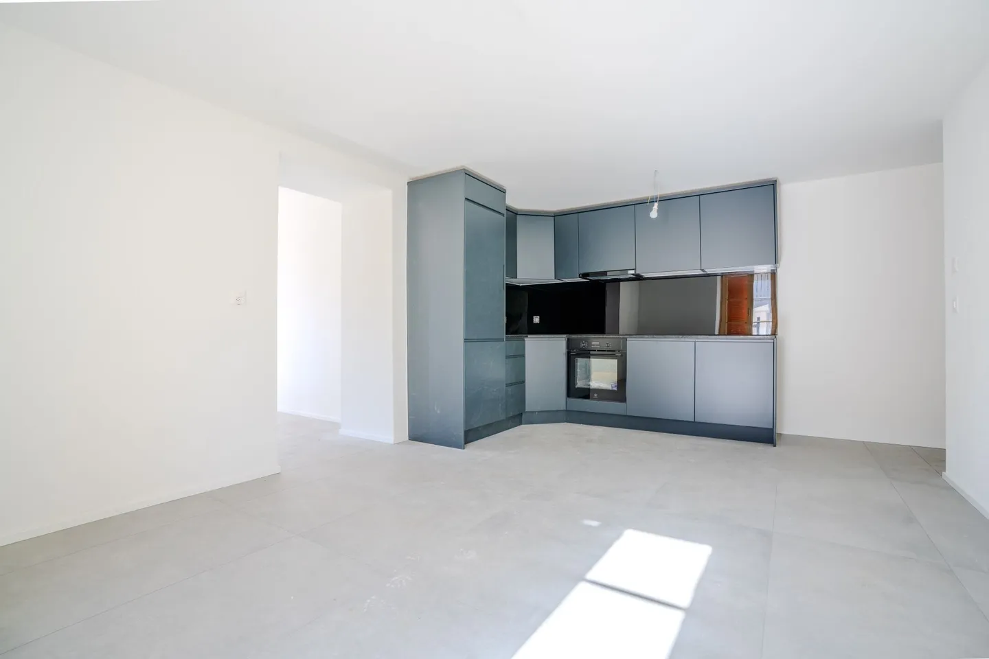 Charmante appartement 3.5 pièces dans un endroit calme à Hofstetten-Flüh - Photo 2 sur 6