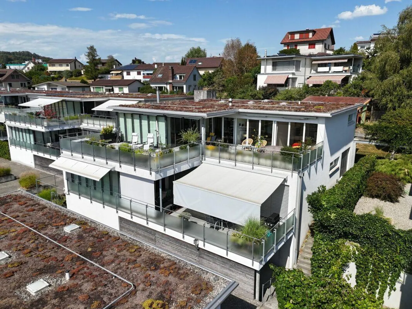 Exklusives 5½-Zimmer-Terrassenhaus mit Weitsicht - Foto 3 von 18