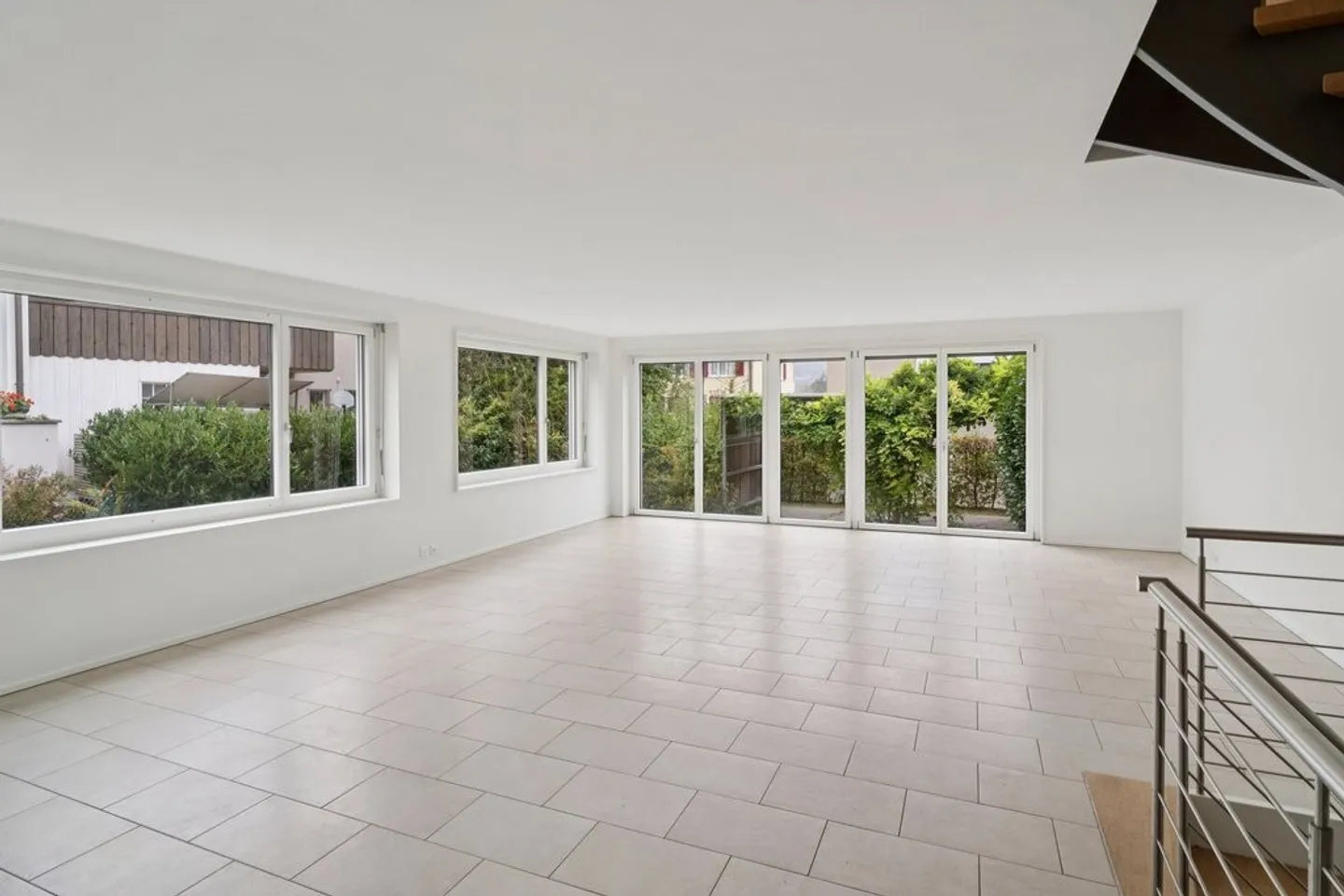 Magnifique appartement en duplex de 4,5 pièces avec jardin - Photo 2 sur 12