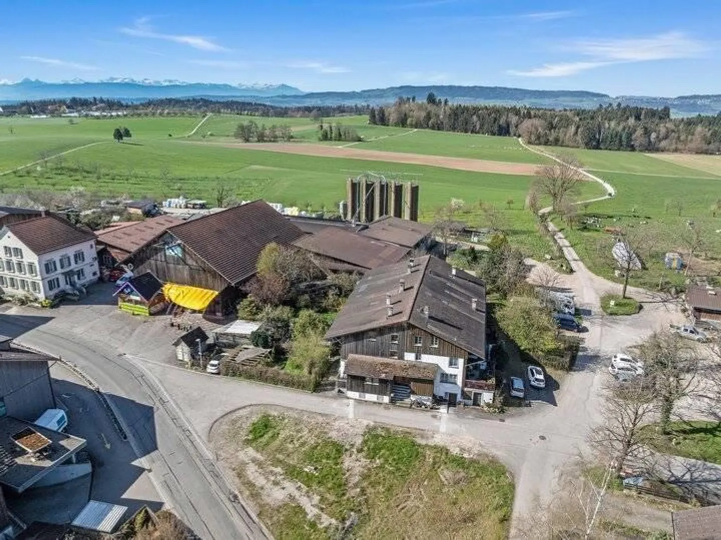 Affascinante casa a schiera angolare con vista sul lago e stufa svedese a Pfäffikon - Foto 8 di 9