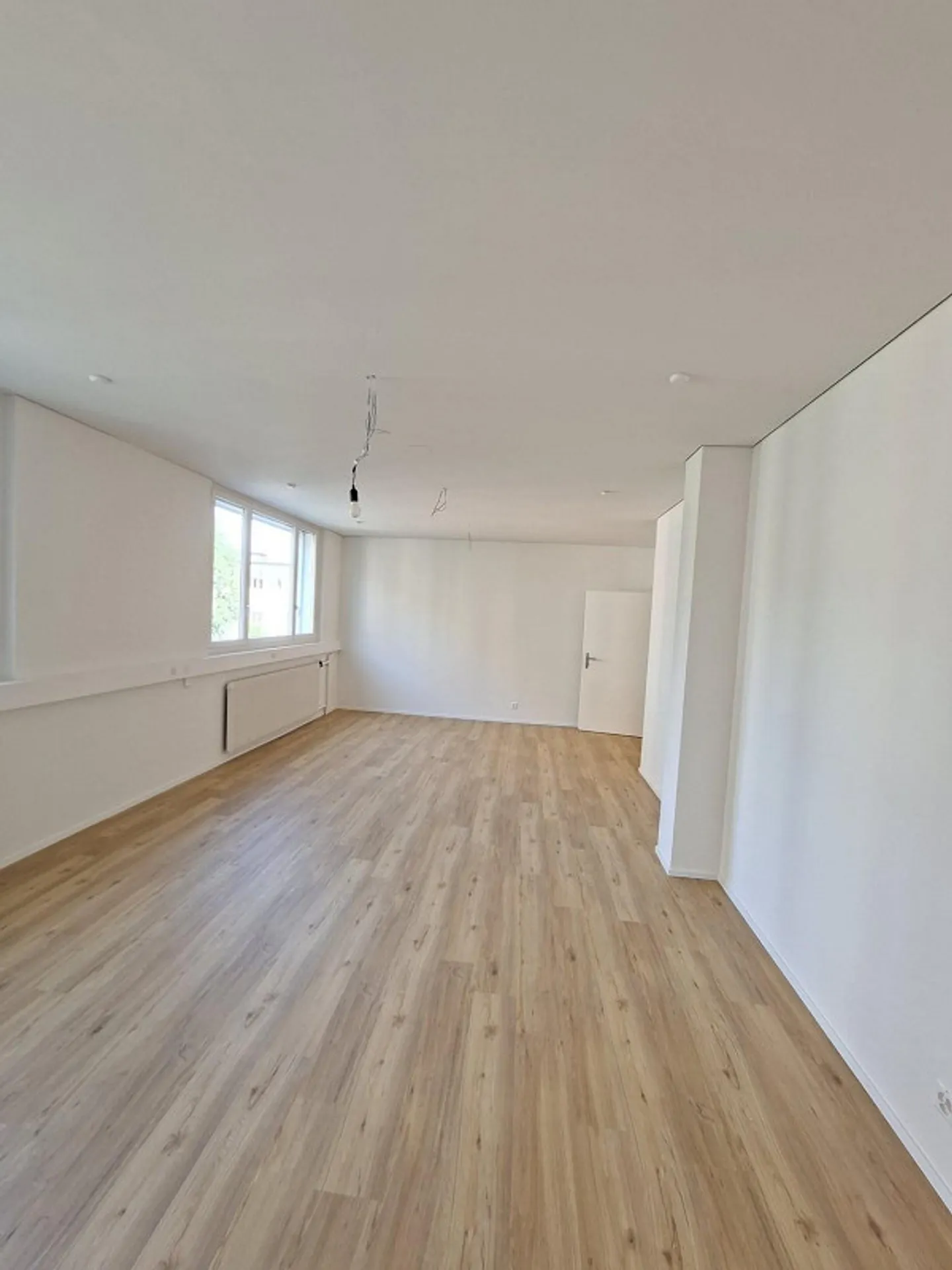 Uffici esclusivi, recentemente ristrutturati in una posizione centrale 8 unità disponibili per affitto flessibile - Foto 4 di 10