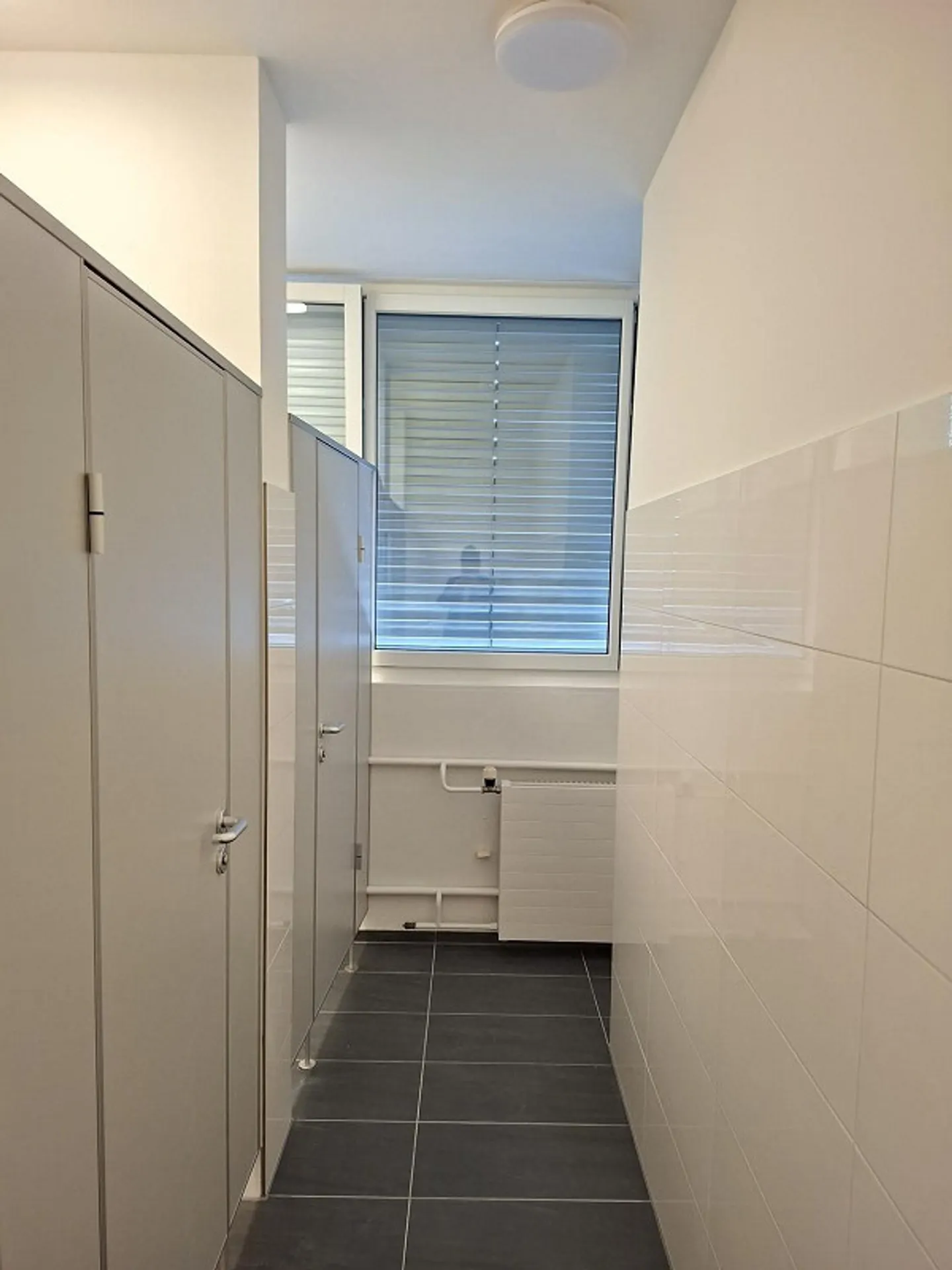Uffici esclusivi, recentemente ristrutturati in una posizione centrale 8 unità disponibili per affitto flessibile - Foto 10 di 10