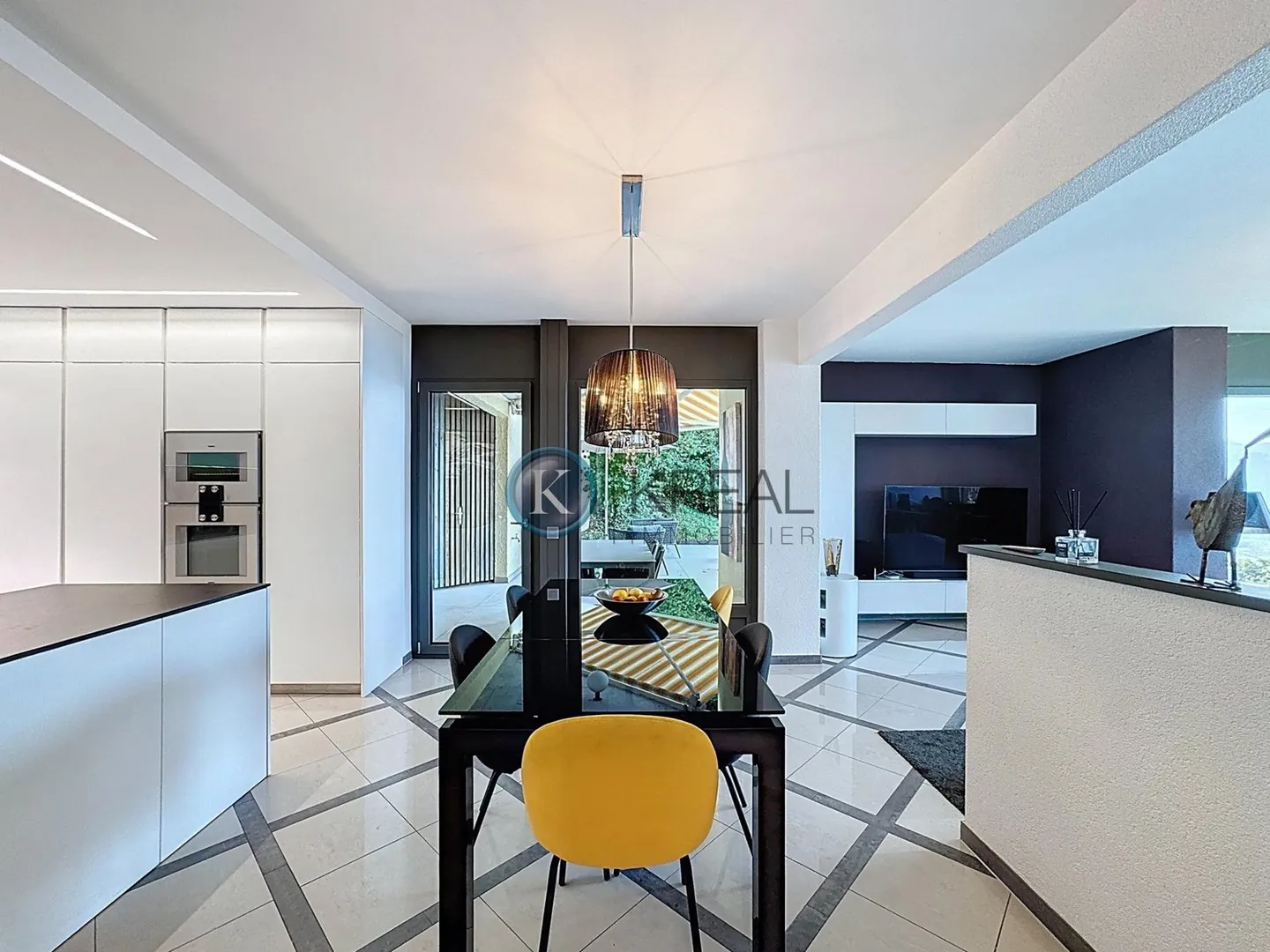 Rare à vendre : Appartement exclusif avec terrasse et panorama à couper le souffle ! - Photo 4 sur 10