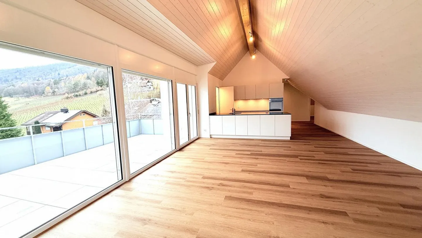 Première location – Appartement en attique moderne de 4,5 pièces avec vue imprenable - Photo 1 sur 13