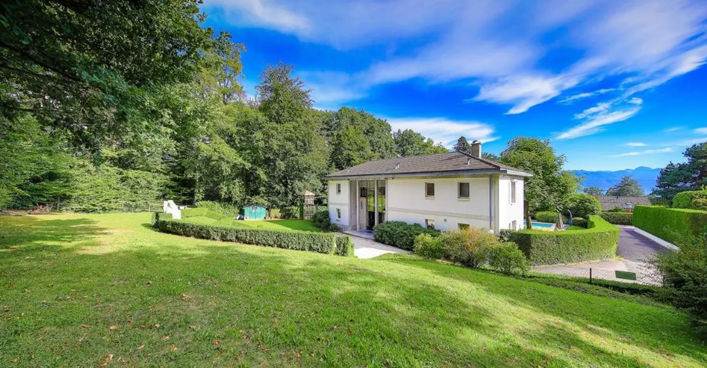Prestigious property surrounded by greenery in Lausanne - Photo 6 of 11