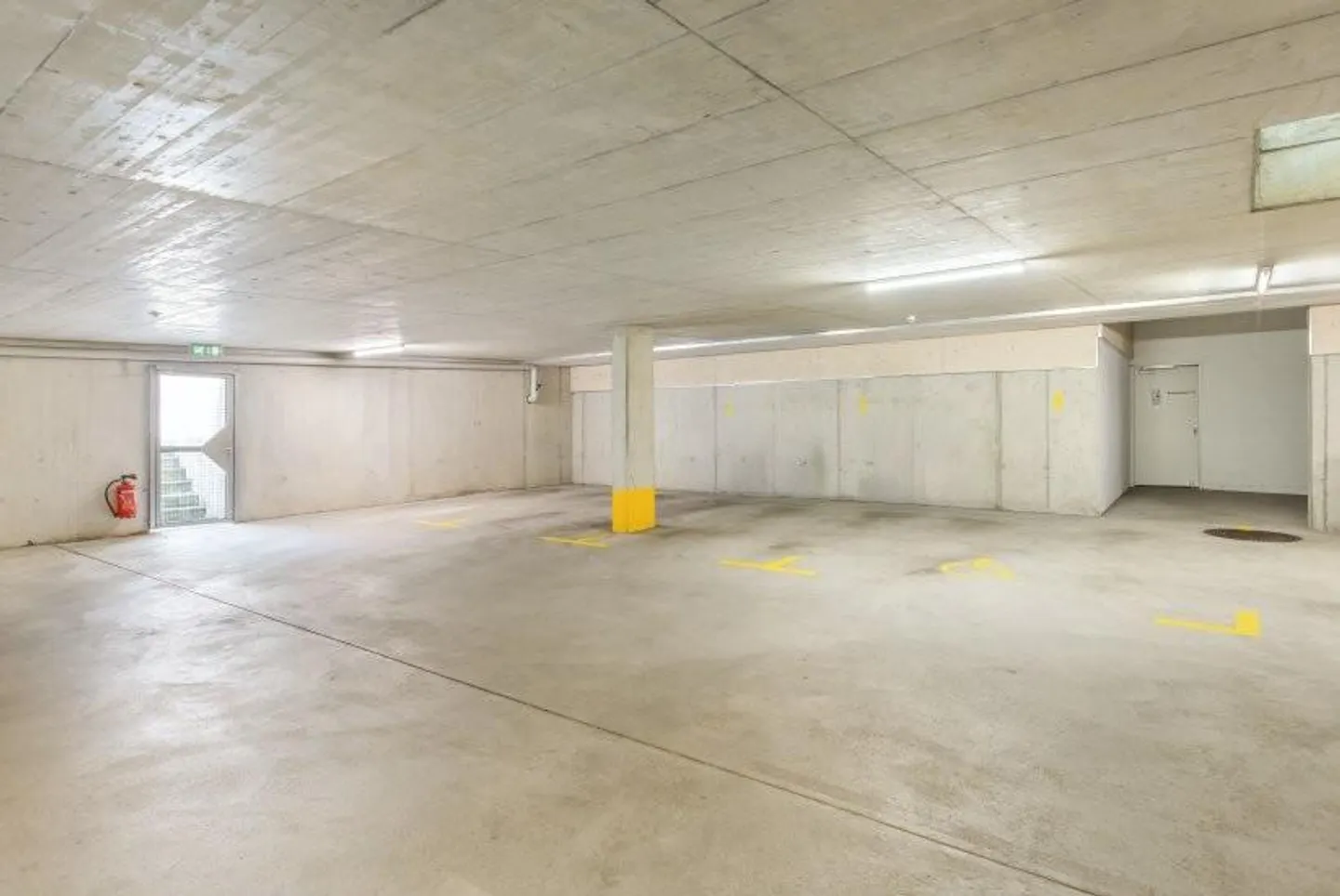 Parking space for rent in Adlikon near Regensdorf - Photo 2 of 2