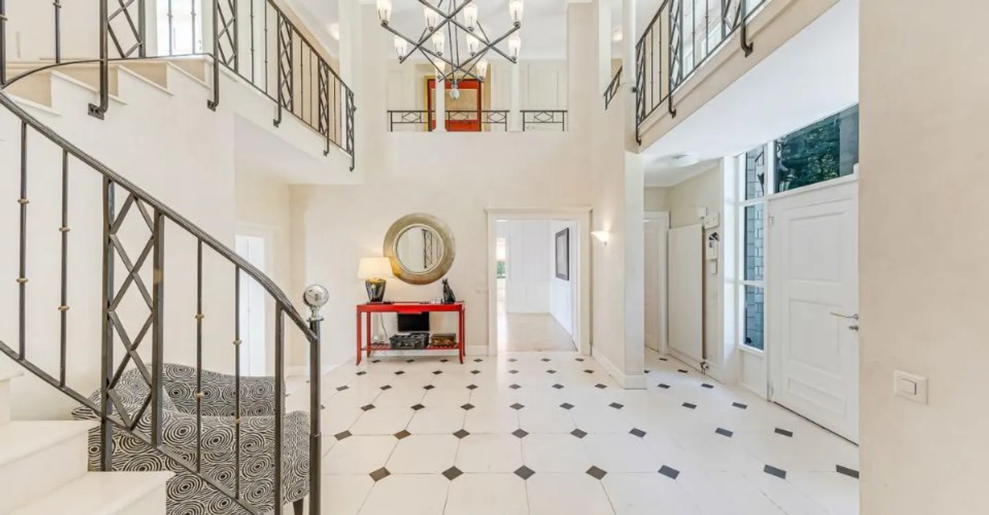 Prestigious property surrounded by greenery in Lausanne - Photo 8 of 11