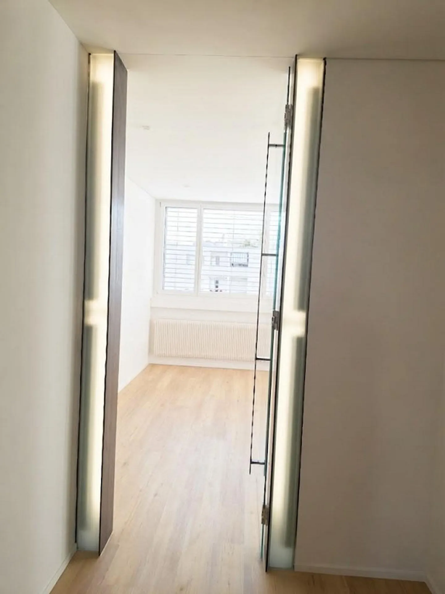 Exclusive, newly renovated offices in a central location 8 units available for flexible rental - Photo 7 of 9