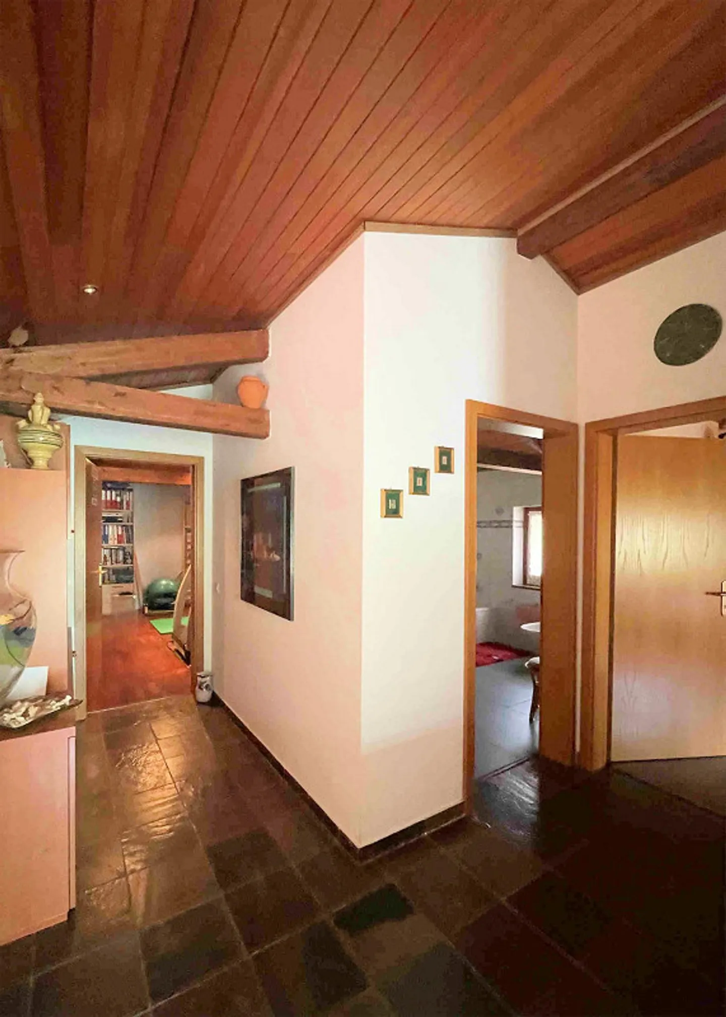 Maison spacieuse sur la colline avec vue panoramique, grand terrain et rustique - Photo 11 sur 21