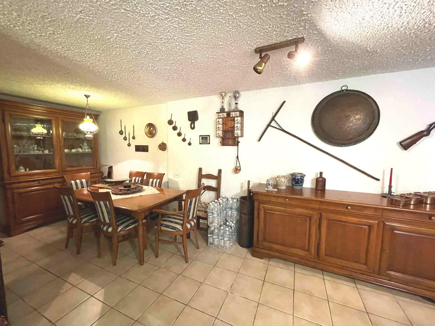 Maison spacieuse sur la colline avec vue panoramique, grand terrain et rustique - Photo 20 sur 21