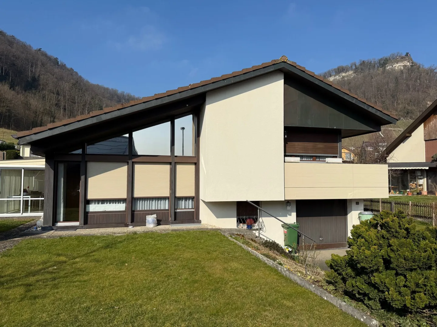 Proprietà da sogno con giardino d'inverno in una posizione tranquilla - Foto 1 di 18