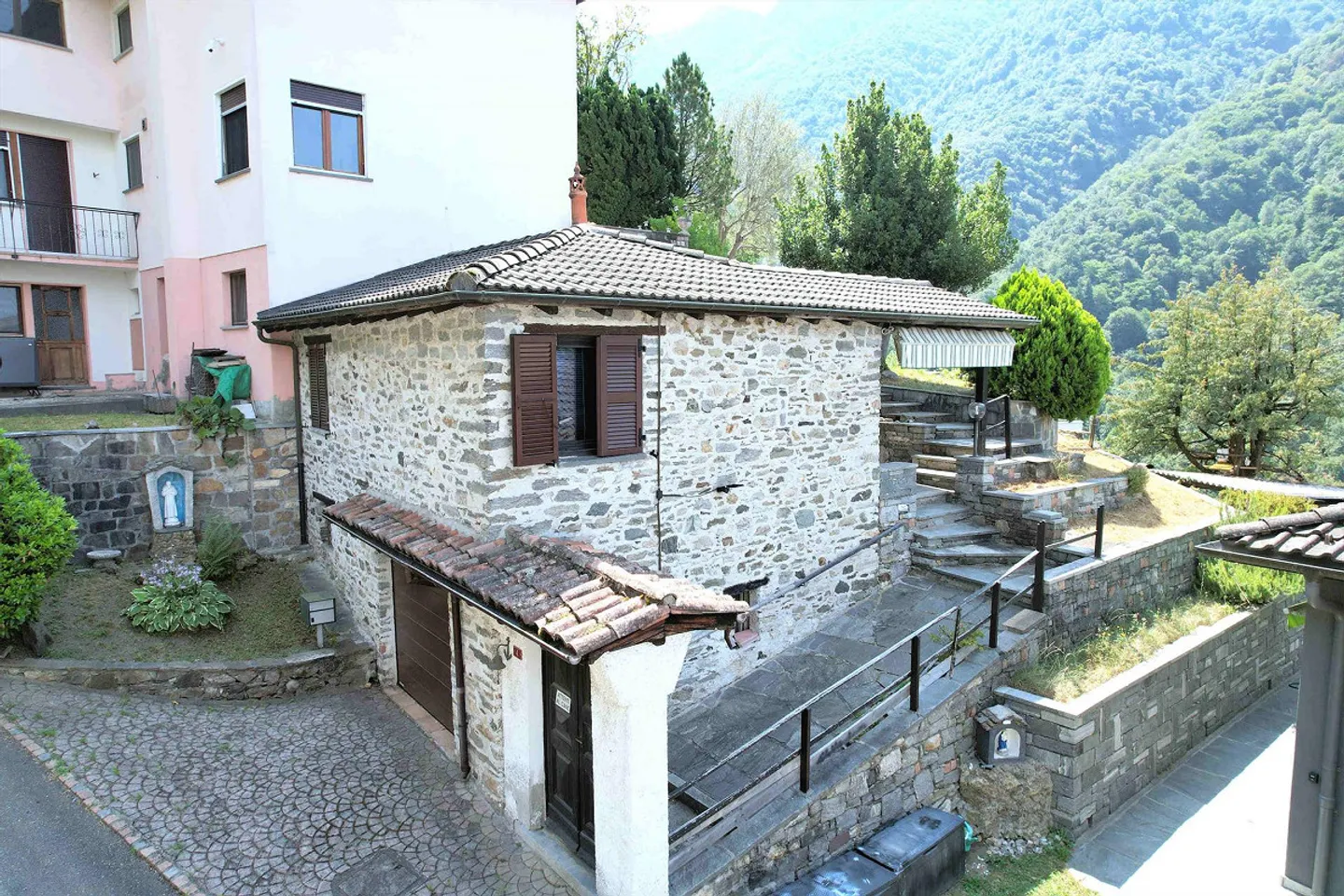 Maison spacieuse sur la colline avec vue panoramique, grand terrain et rustique - Photo 5 sur 21