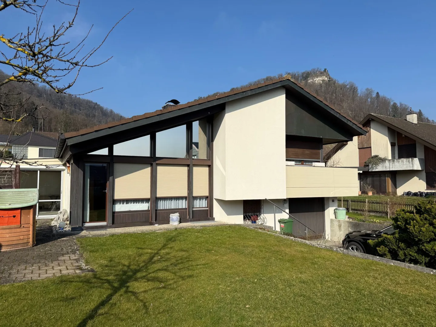 Proprietà da sogno con giardino d'inverno in una posizione tranquilla - Foto 2 di 18