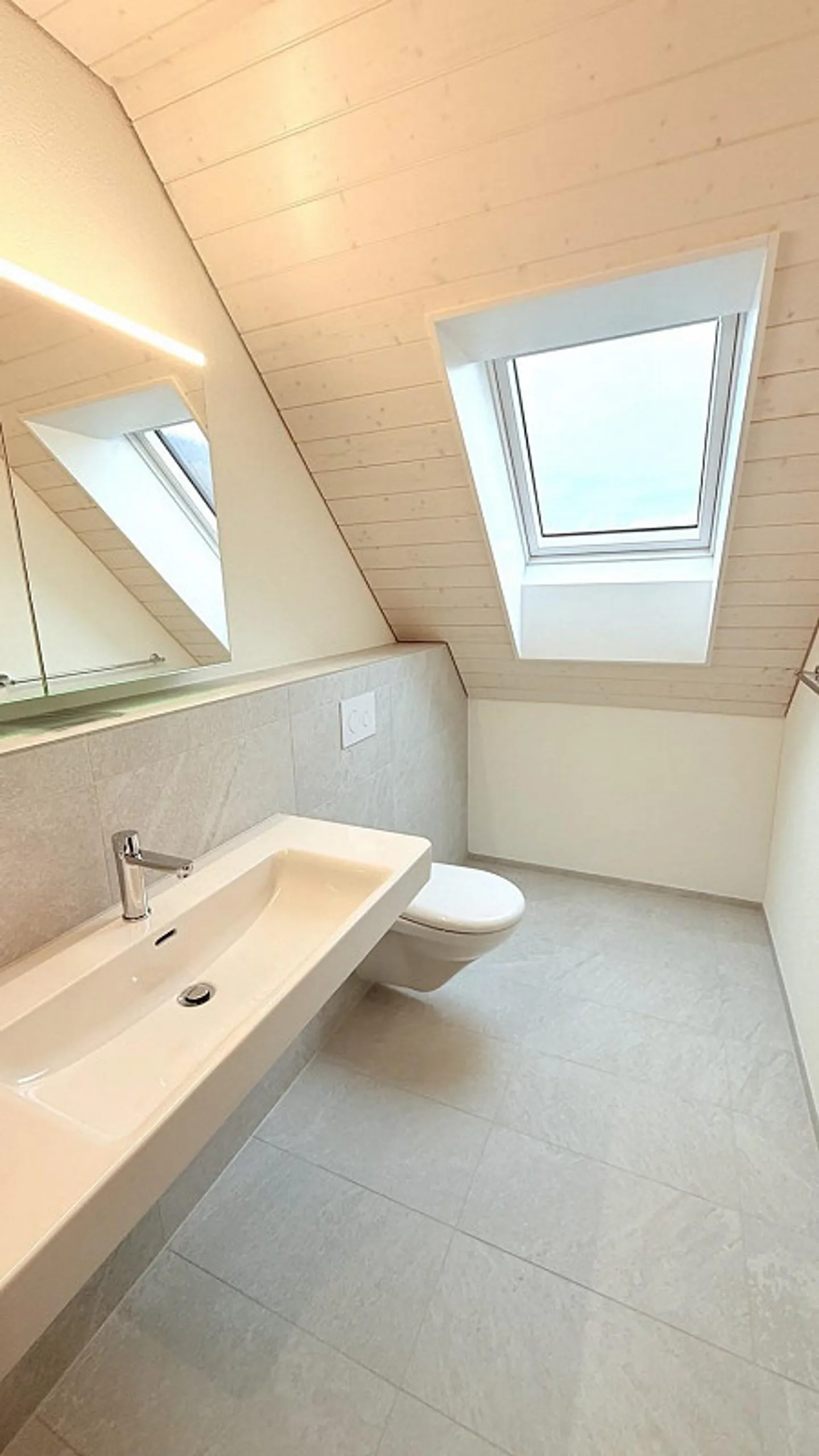 Première location – Appartement en attique moderne de 4,5 pièces avec vue imprenable - Photo 6 sur 13