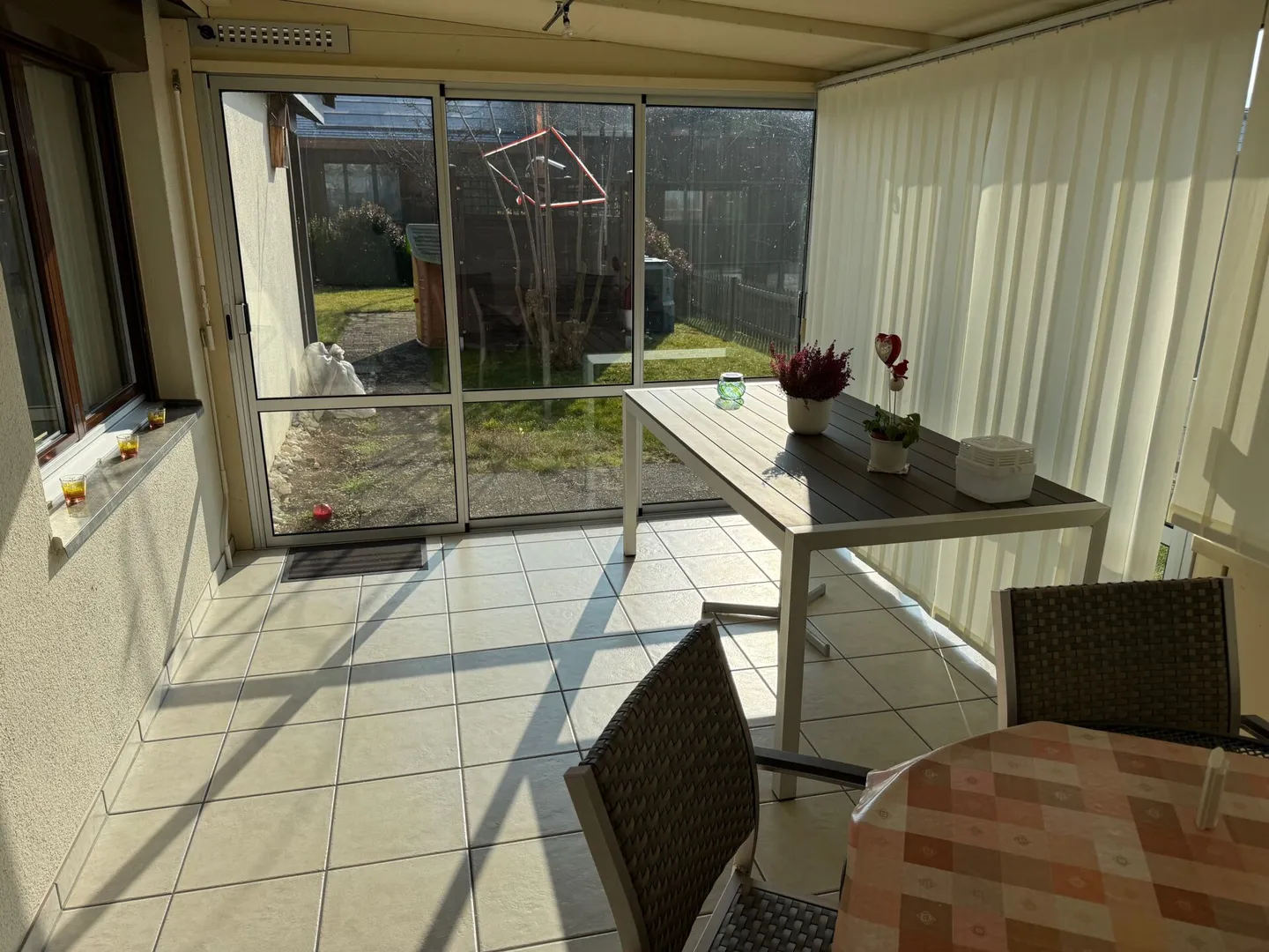 Proprietà da sogno con giardino d'inverno in una posizione tranquilla - Foto 6 di 18