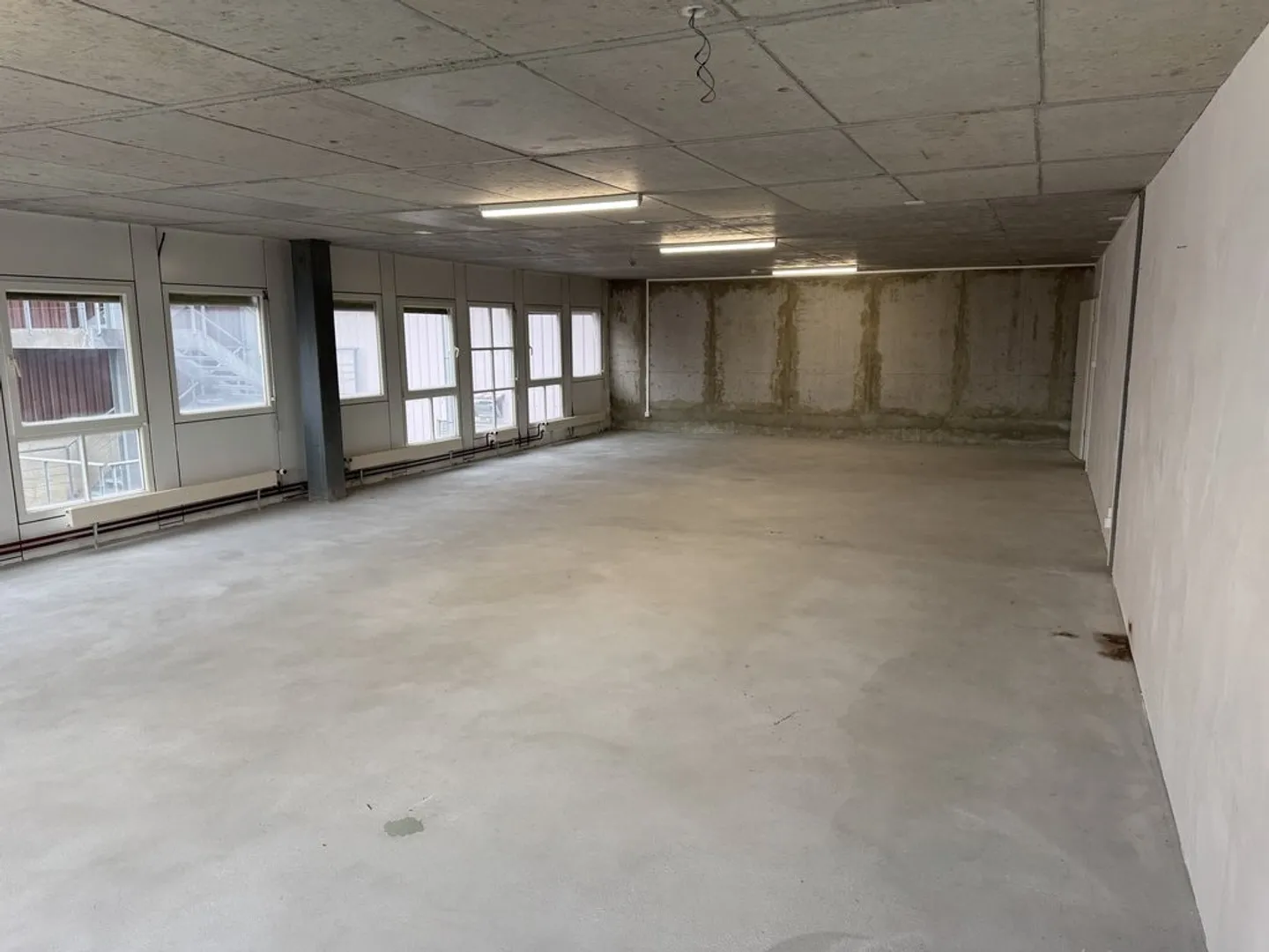 Office space for rent of approximately 100 m2 - Photo 2 of 6