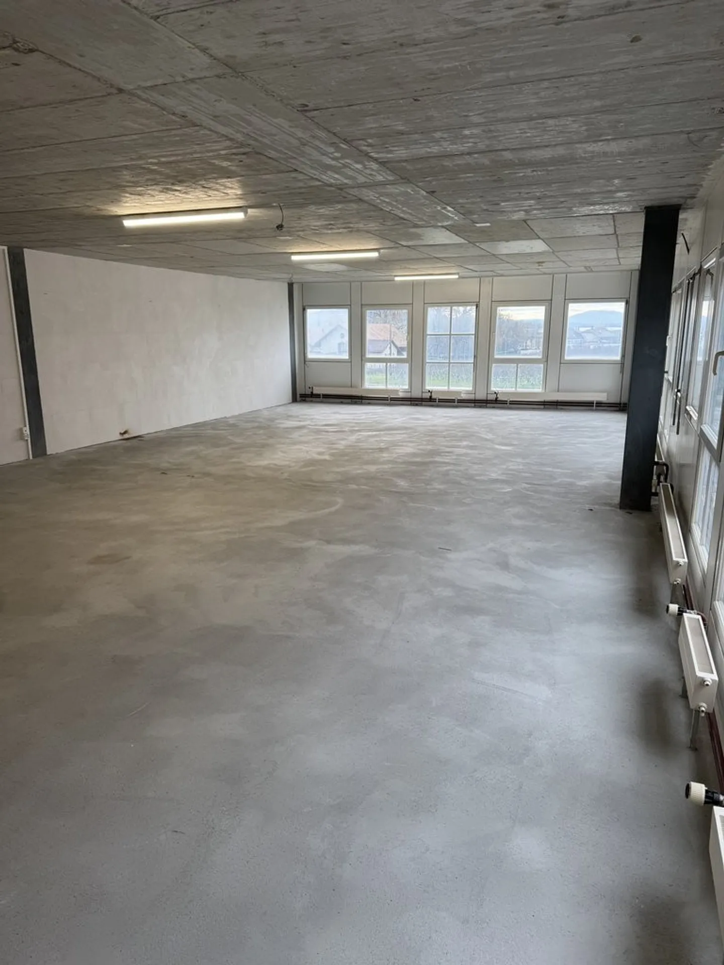 Office space for rent of approximately 100 m2 - Photo 5 of 6