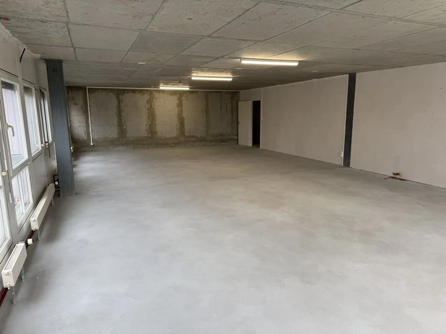 Office space for rent of approximately 100 m2 - Photo 6 of 6