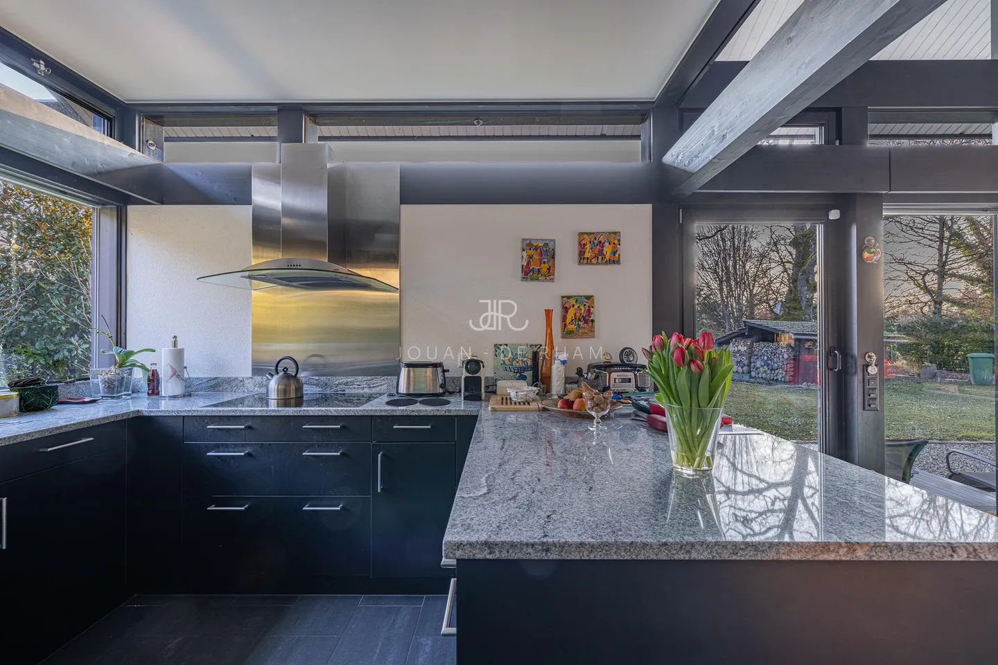 Luxury single_family_home - Photo 4 of 9