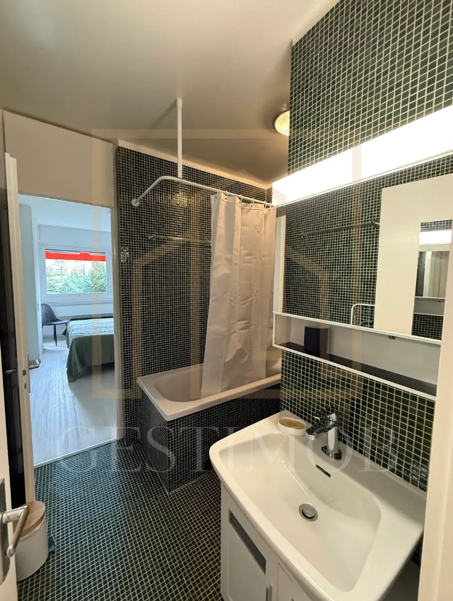 Appartamento arredato con 3 camere rinfrescato - Chemin Colladon - Foto 8 di 9