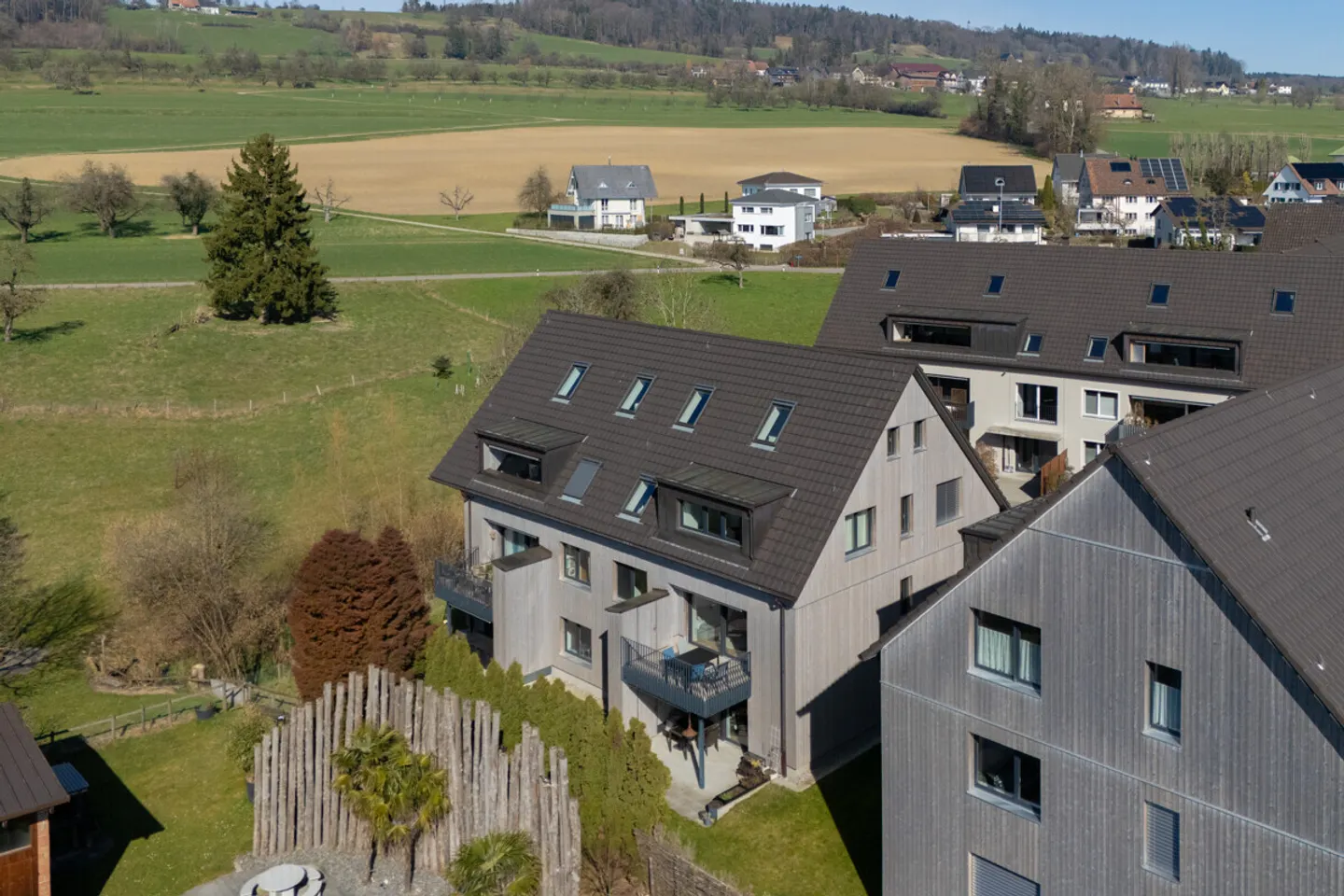 Sustainable Investment with 3 Units in a Modern Six-Party House - Photo 4 of 20