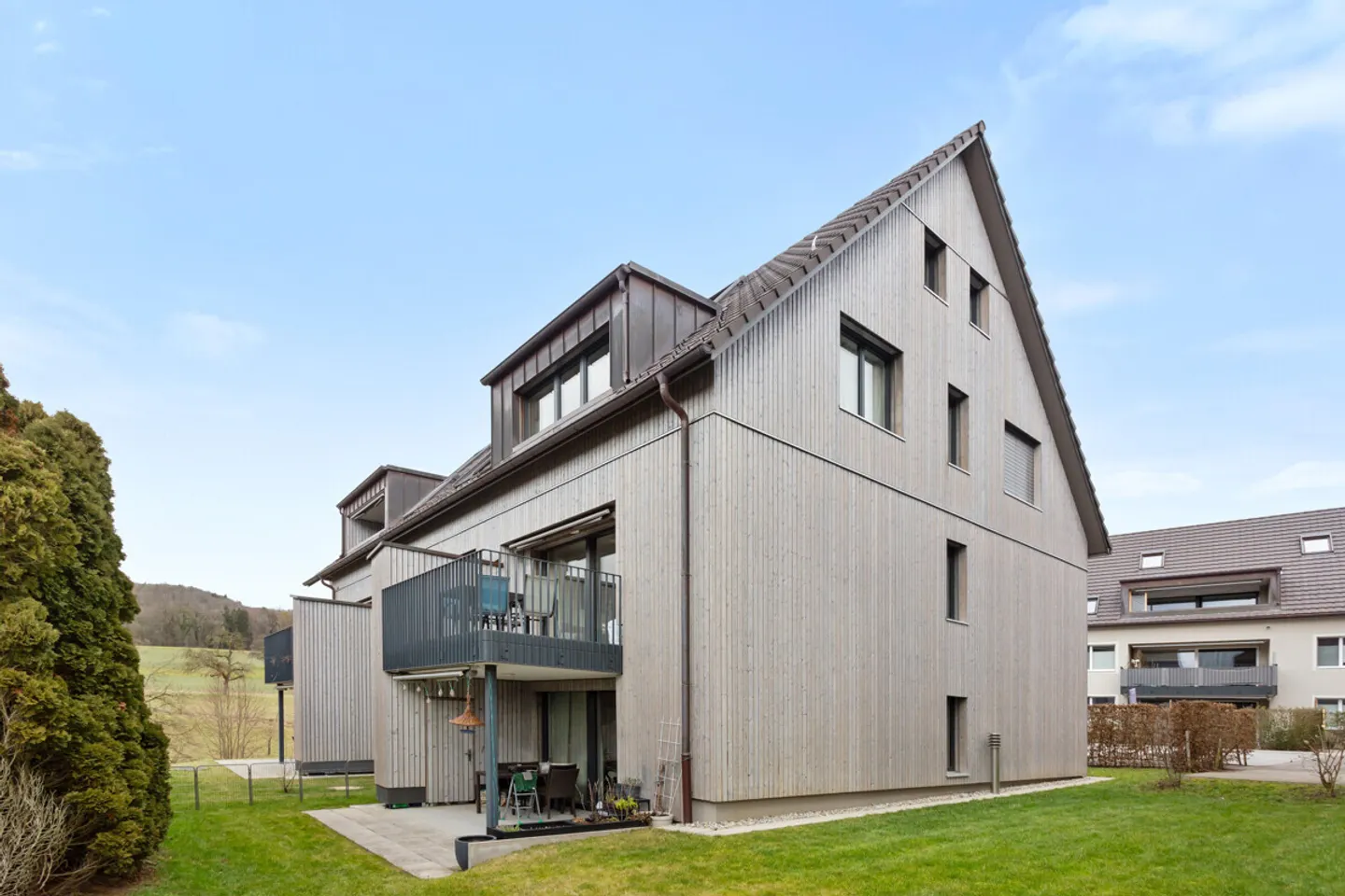 Sustainable Investment with 3 Units in a Modern Six-Party House - Photo 7 of 20