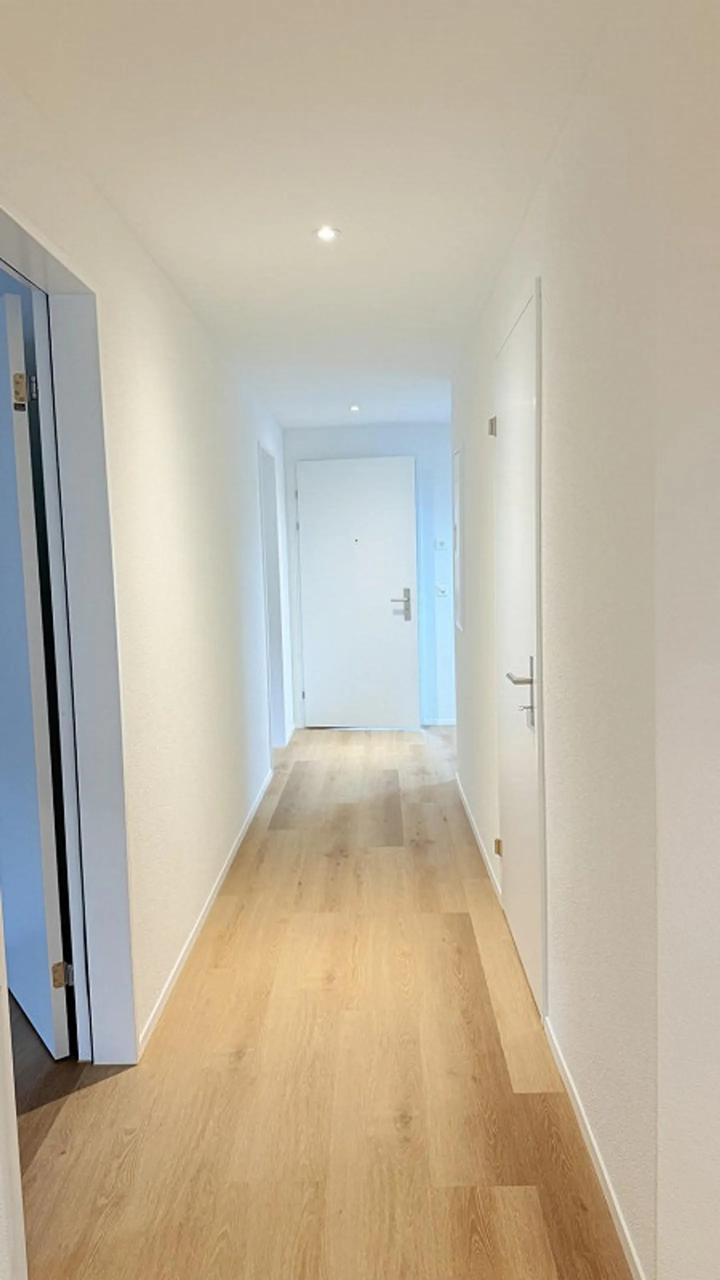 Première location – Appartement en attique moderne de 4,5 pièces avec vue imprenable - Photo 11 sur 13