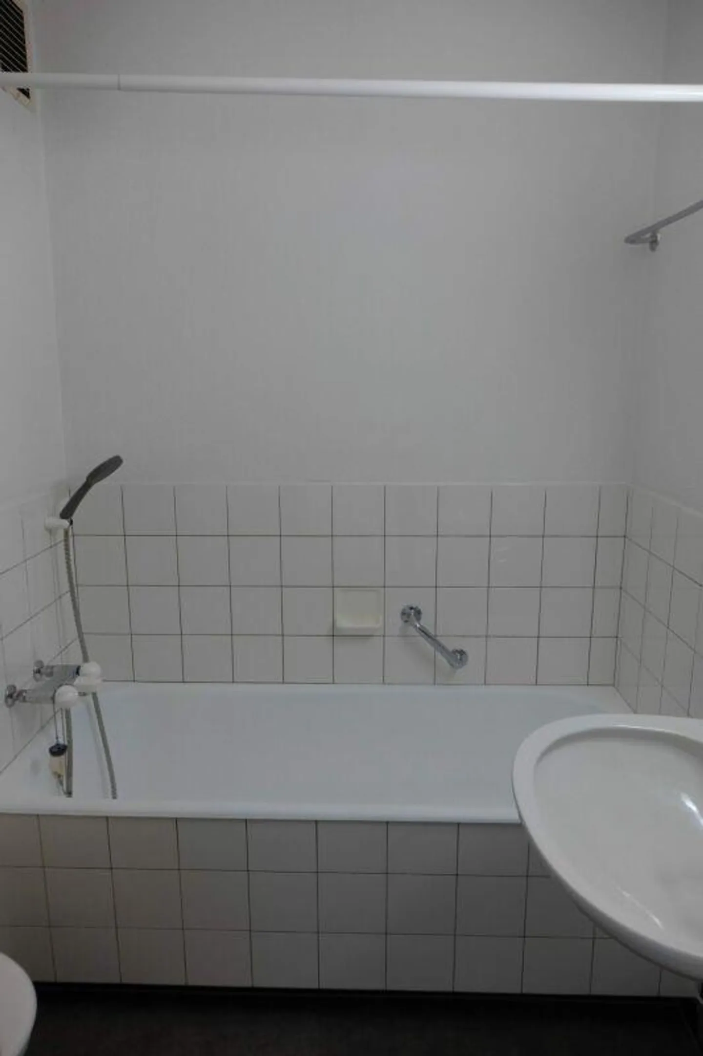 Appartement 1 pièce avec balcon - Photo 4 sur 8